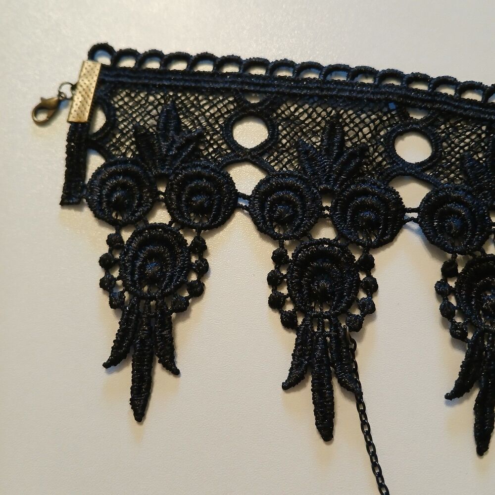 Gothic Vampire Core Black Lace Choker – Filigree Cameo & Teardrop Bead Draping - Picture 6 of 7